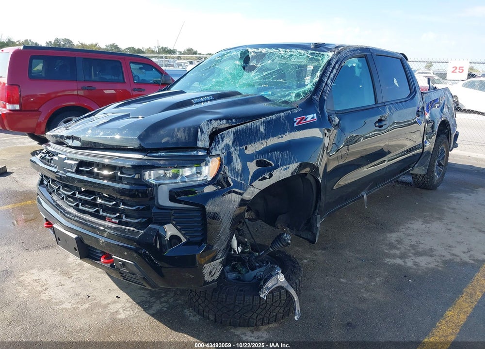 2025 CHEVROLET SILVERADO 1500 4WD SHORT BED LT TRAIL BOSS VIN: 3GCUKFE83SG313538