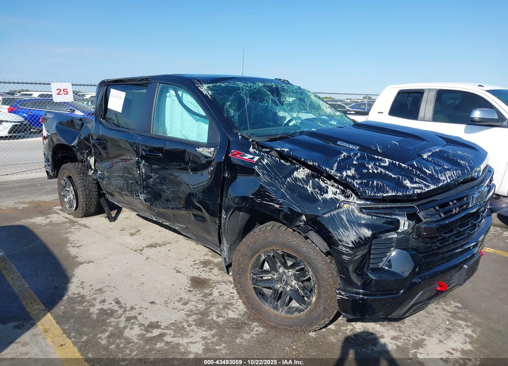 2025 CHEVROLET SILVERADO 1500 4WD SHORT BED LT TRAIL BOSS VIN: 3GCUKFE83SG313538