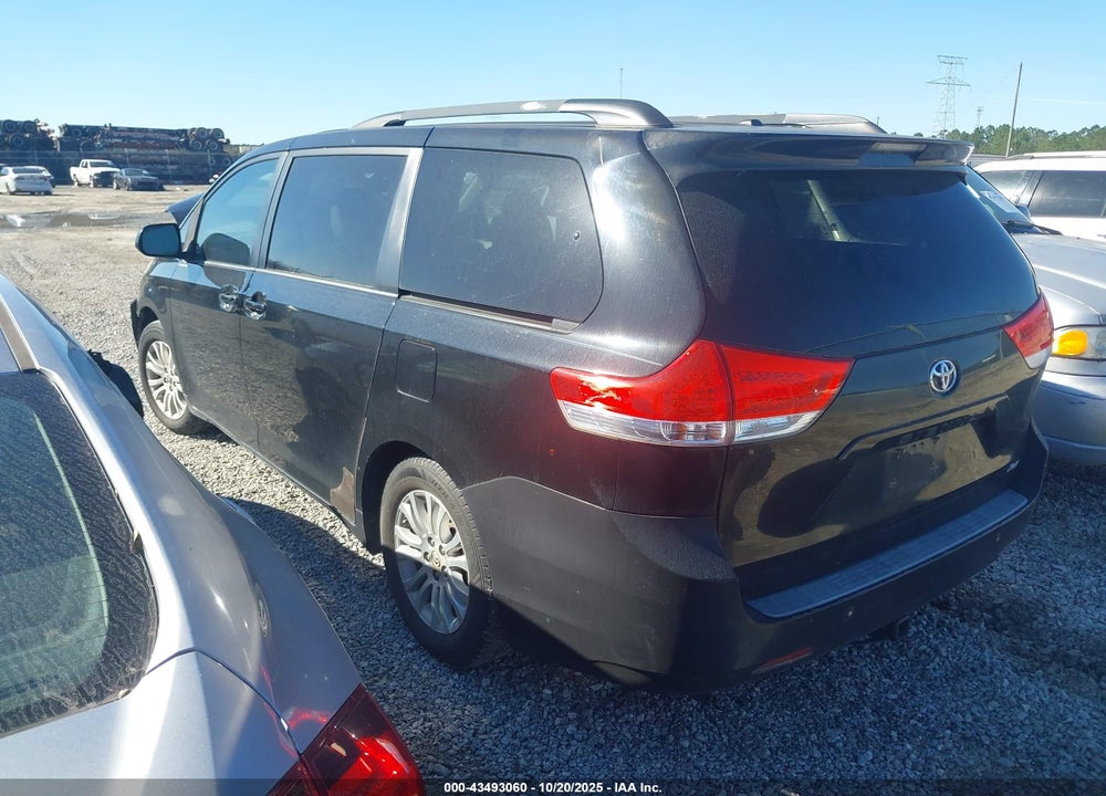 2011 TOYOTA SIENNA XLE V6 VIN: 5TDYK3DC7BS026078