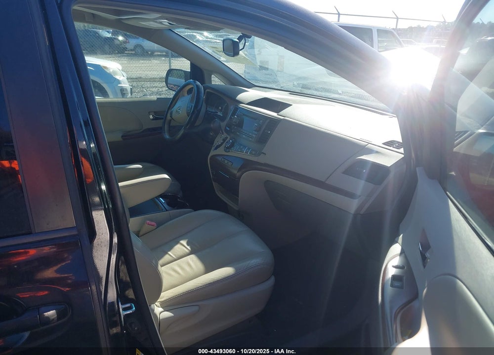 2011 TOYOTA SIENNA XLE V6 VIN: 5TDYK3DC7BS026078