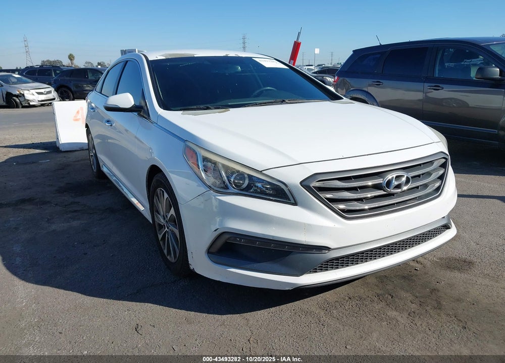 2015 HYUNDAI SONATA SPORT VIN: 5NPE34AF0FH215106