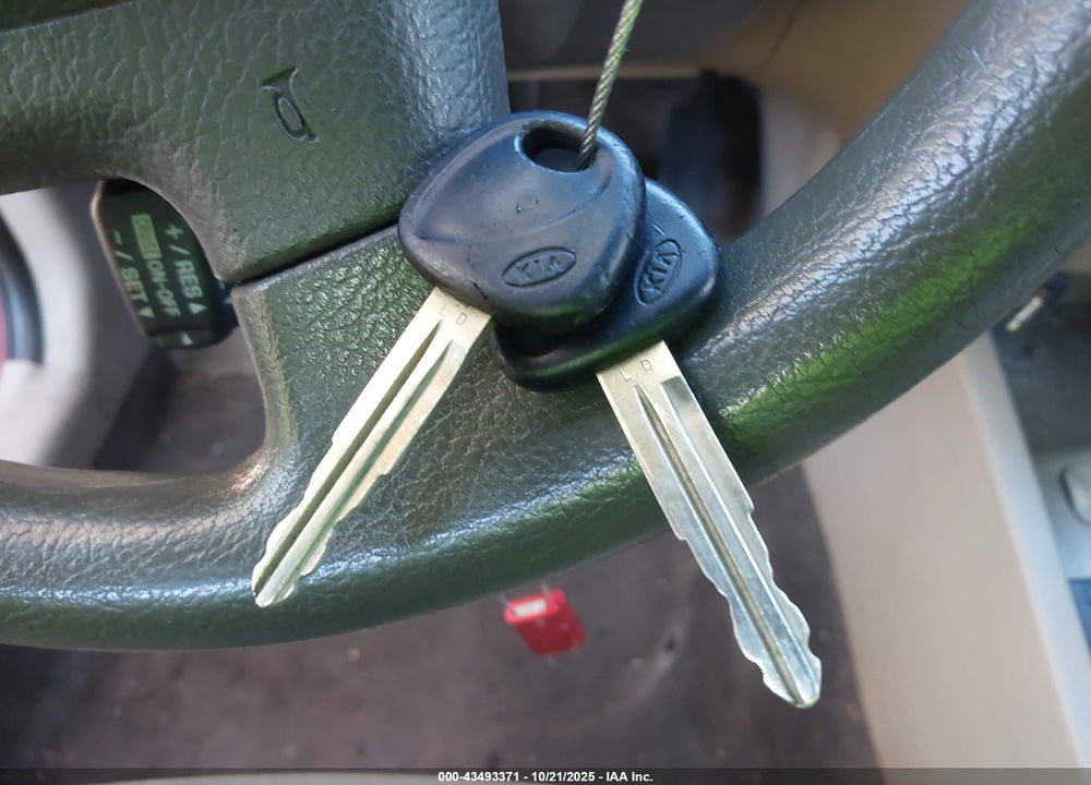 2009 KIA SPECTRA EX VIN: KNAFE221895600937