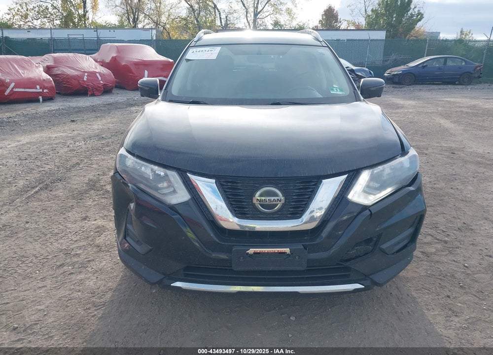 2018 NISSAN ROGUE SV VIN: KNMAT2MV1JP588898