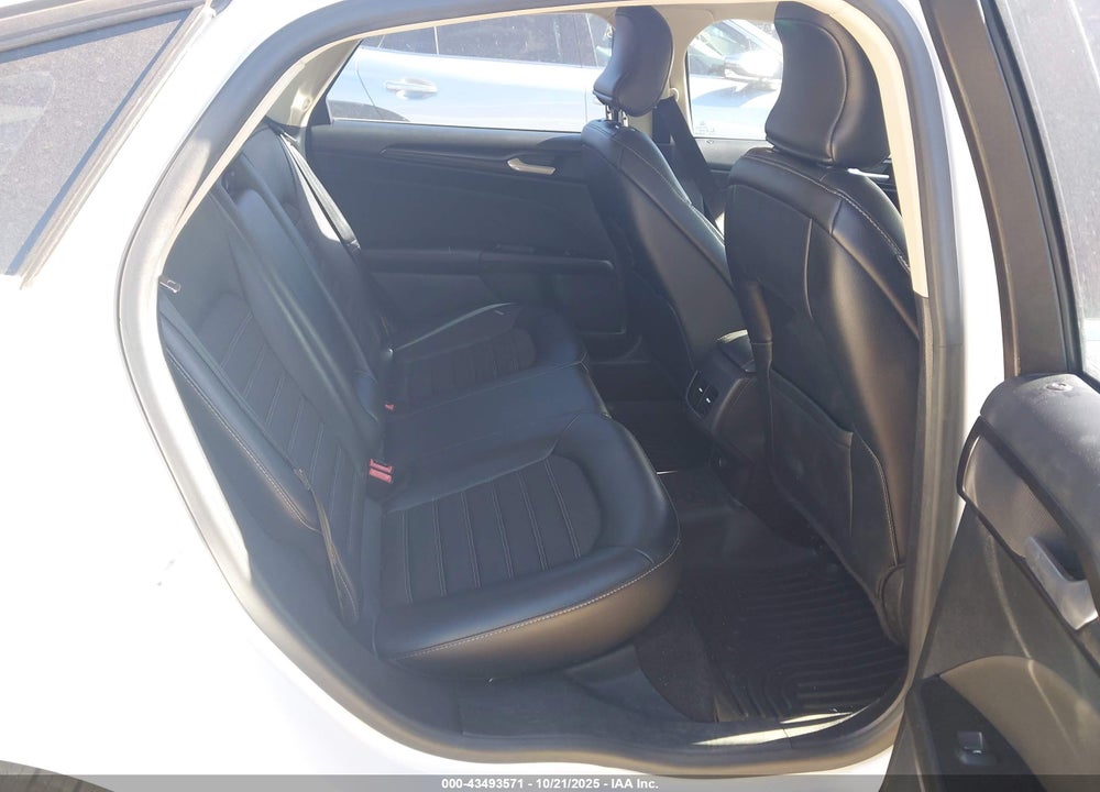 2018 FORD FUSION VIN: 3FA6P0LU6JR103080