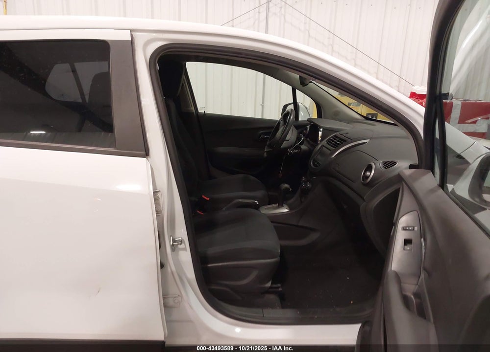 2016 CHEVROLET TRAX 1LS VIN: 3GNCJNSBXGL238092