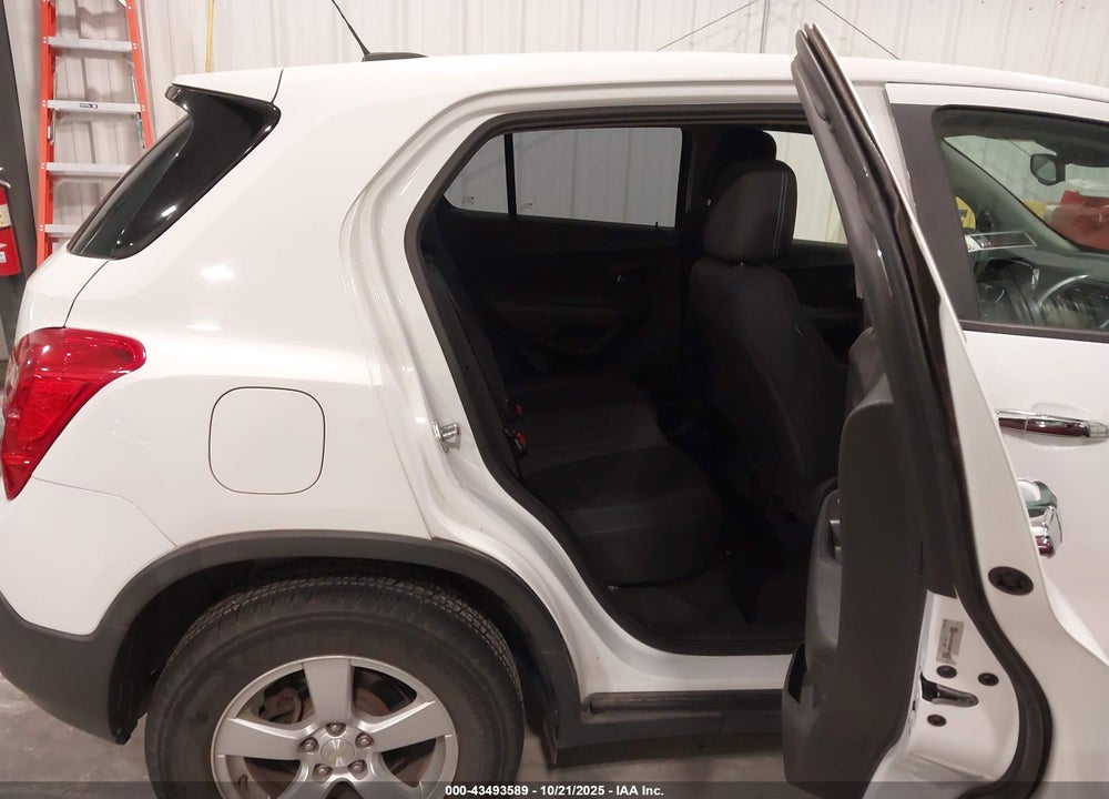 2016 CHEVROLET TRAX 1LS VIN: 3GNCJNSBXGL238092