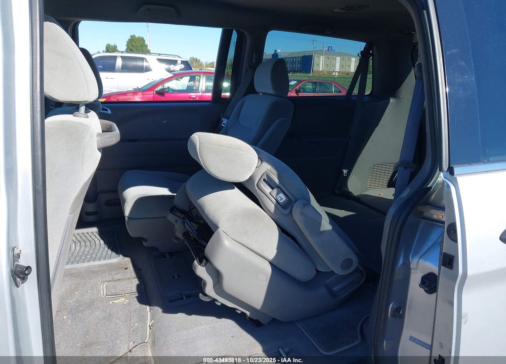 2010 HONDA ODYSSEY LX VIN: 5FNRL3H27AB033120