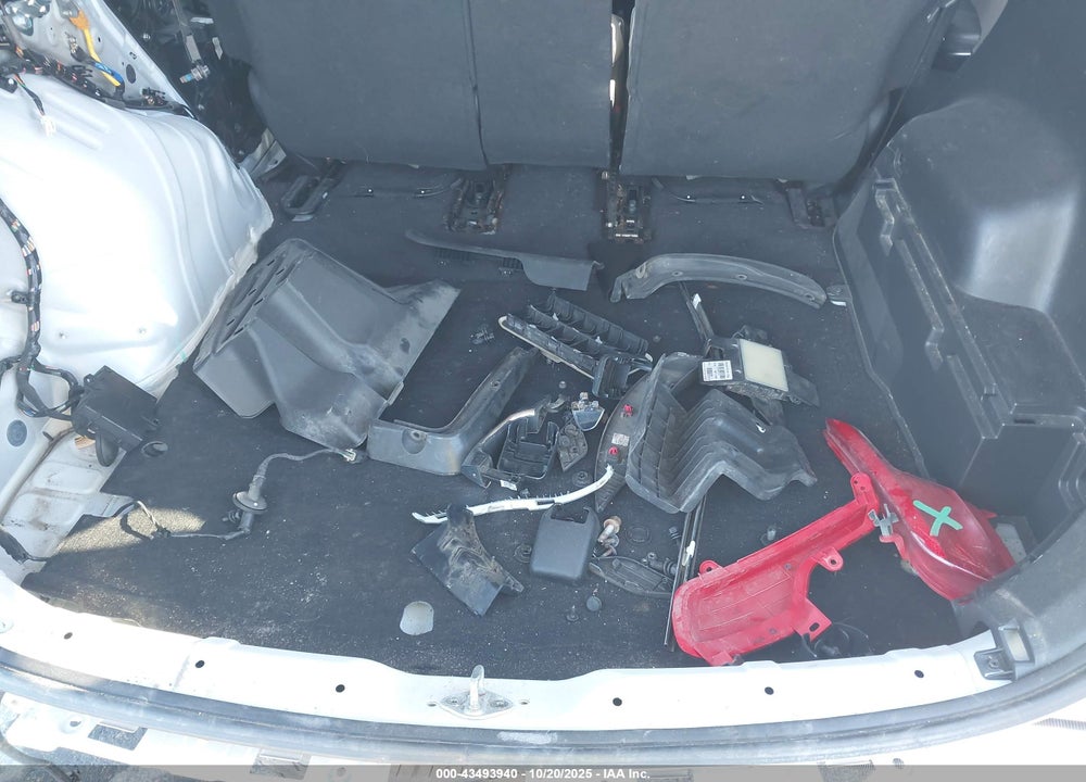 2018 HYUNDAI SANTA FE VIN: 5NMZUDLB4JH089119