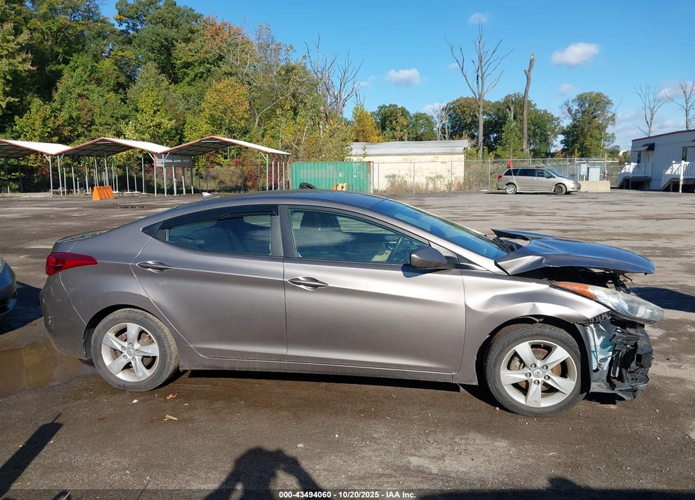 2011 HYUNDAI ELANTRA VIN: 5NPDH4AE3BH030904
