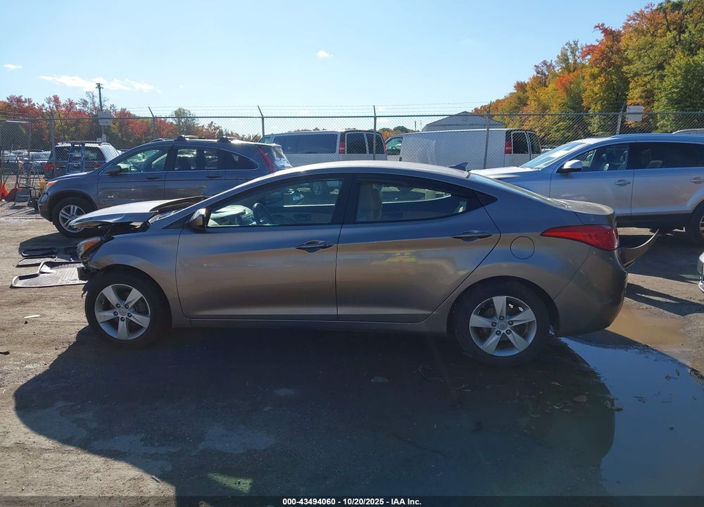 2011 HYUNDAI ELANTRA VIN: 5NPDH4AE3BH030904