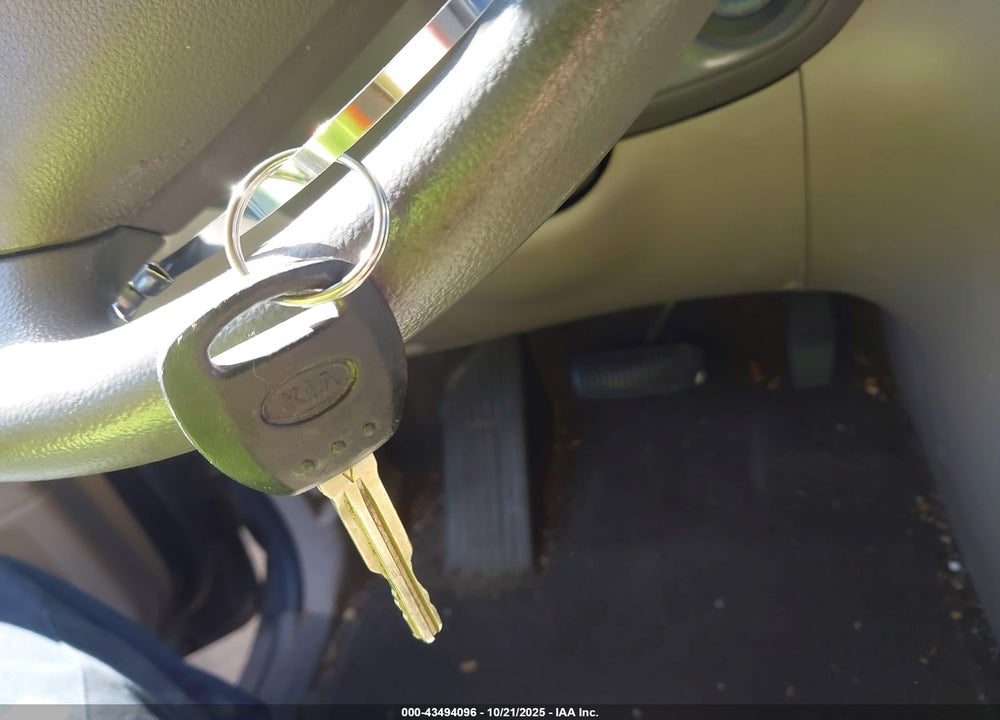 2012 KIA SEDONA LX VIN: KNDMG4C75C6483189