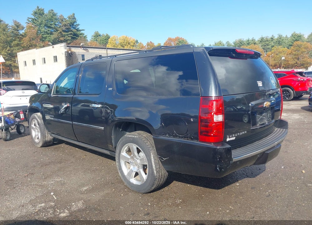 2010 CHEVROLET SUBURBAN 1500 VIN: 1GNUKKE32AR177132