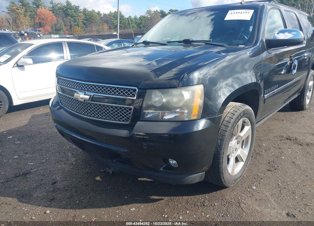 2010 CHEVROLET SUBURBAN 1500 VIN: 1GNUKKE32AR177132