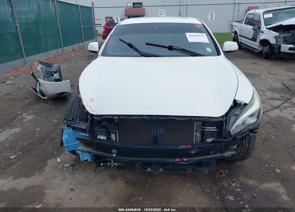 2015 INFINITI Q70 VIN: JN1BY1AR9FM561600