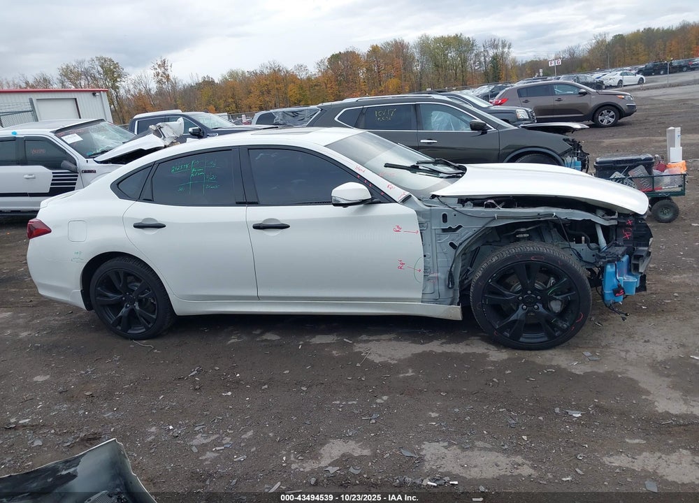 2015 INFINITI Q70 VIN: JN1BY1AR9FM561600
