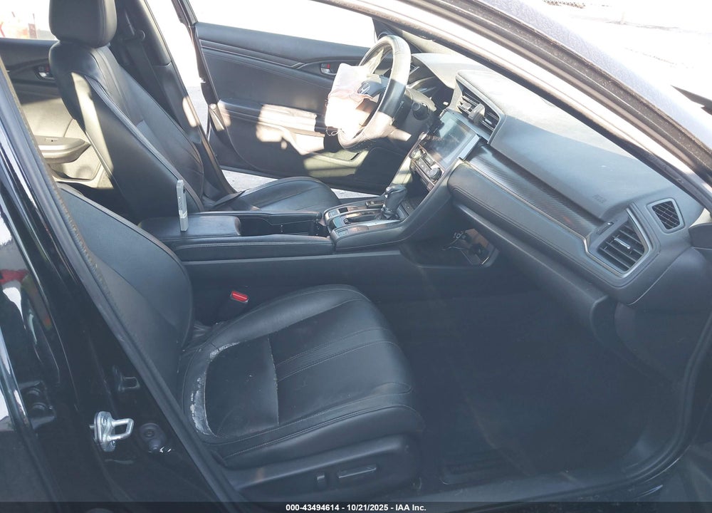 2018 HONDA CIVIC VIN: SHHFK7H95JU225676