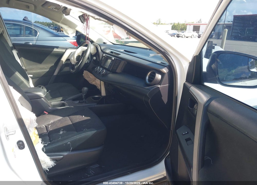 2018 TOYOTA RAV4 LE VIN: 2T3ZFREV9JW440584