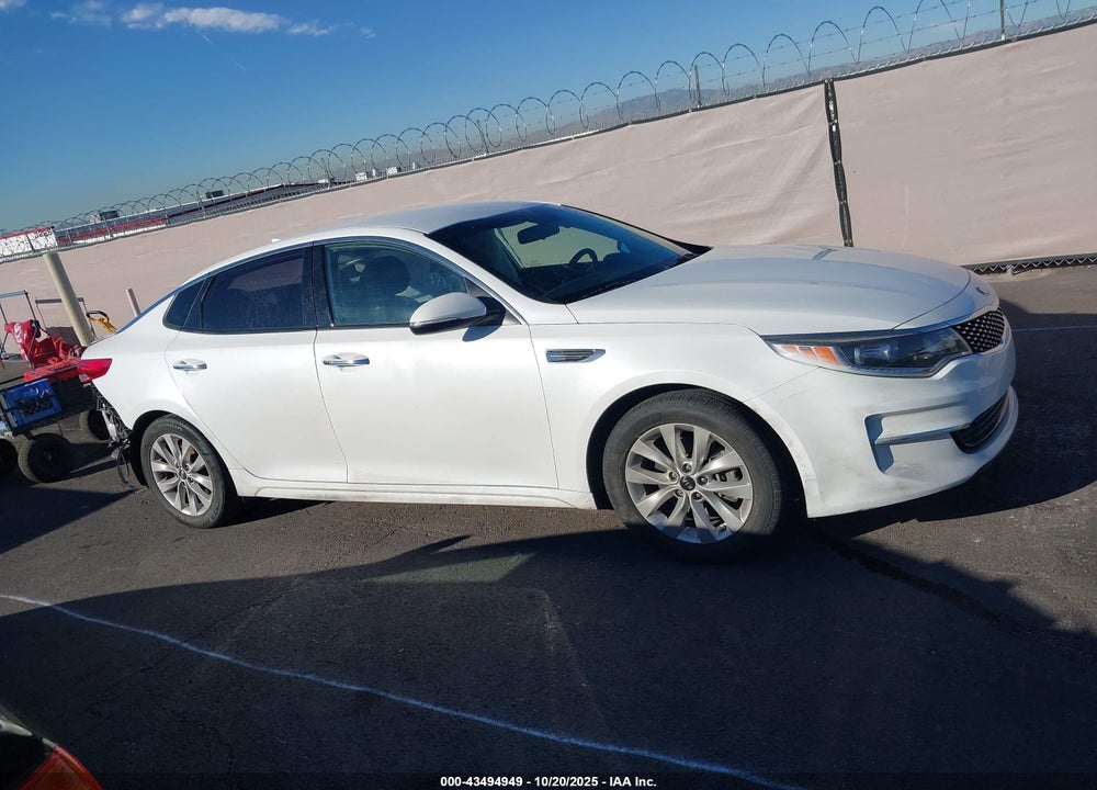 2018 KIA OPTIMA EX VIN: 5XXGU4L33JG271389