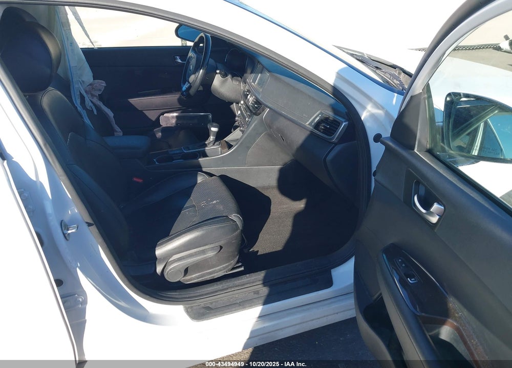 2018 KIA OPTIMA EX VIN: 5XXGU4L33JG271389