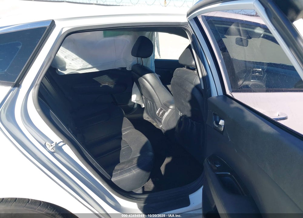 2018 KIA OPTIMA EX VIN: 5XXGU4L33JG271389