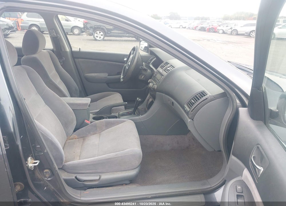 2004 HONDA ACCORD 2.4 LX VIN: JHMCM563X4C034367