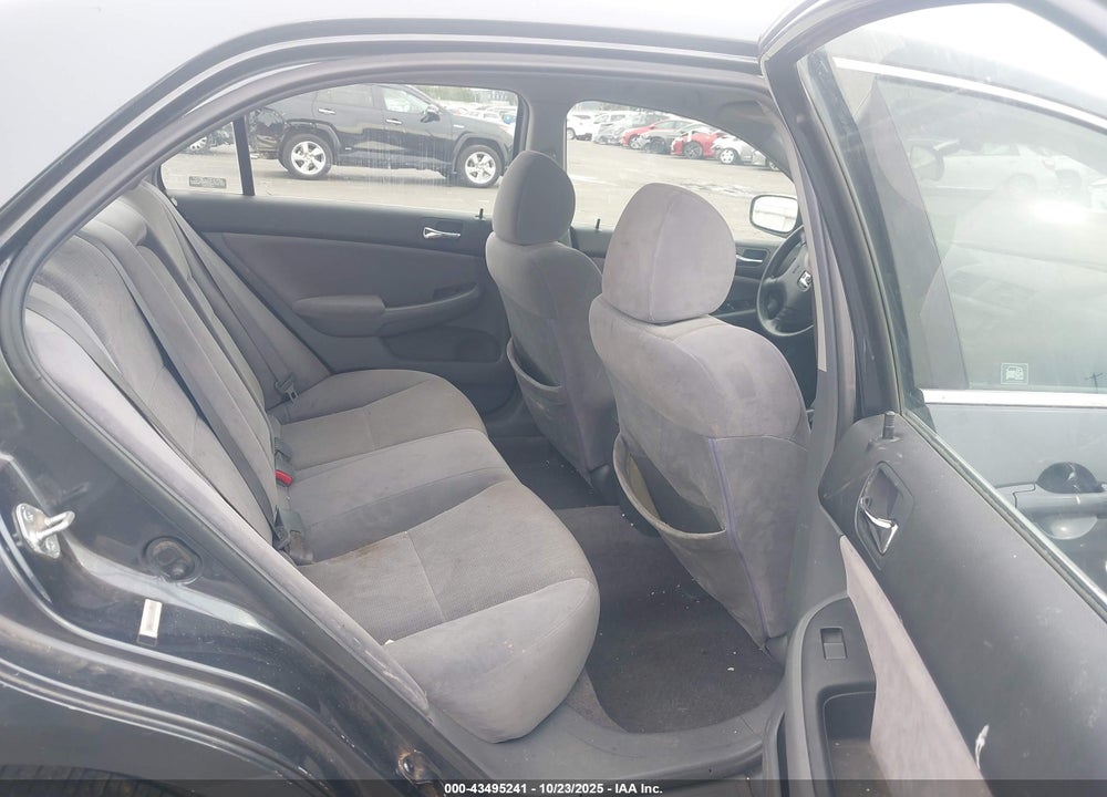 2004 HONDA ACCORD 2.4 LX VIN: JHMCM563X4C034367