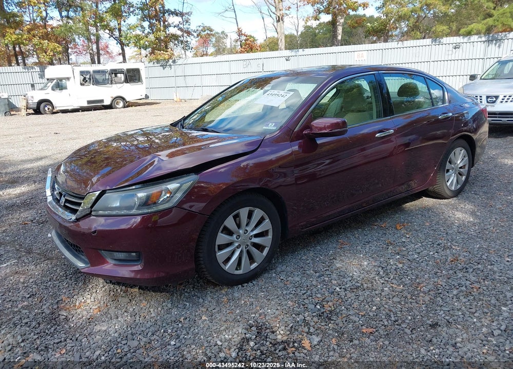2015 HONDA ACCORD VIN: 1HGCR3F82FA016982