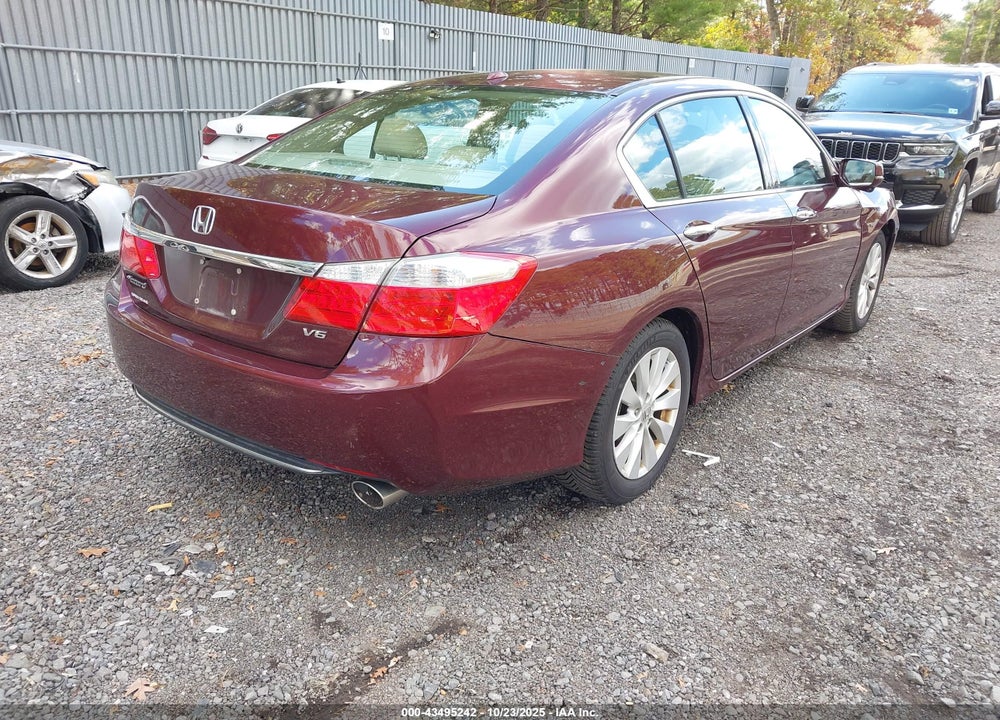 2015 HONDA ACCORD VIN: 1HGCR3F82FA016982