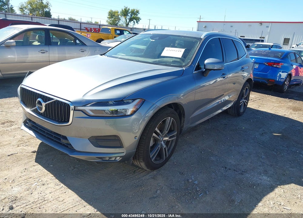 2018 VOLVO XC60 T6 MOMENTUM VIN: LYVA22RK4JB122671