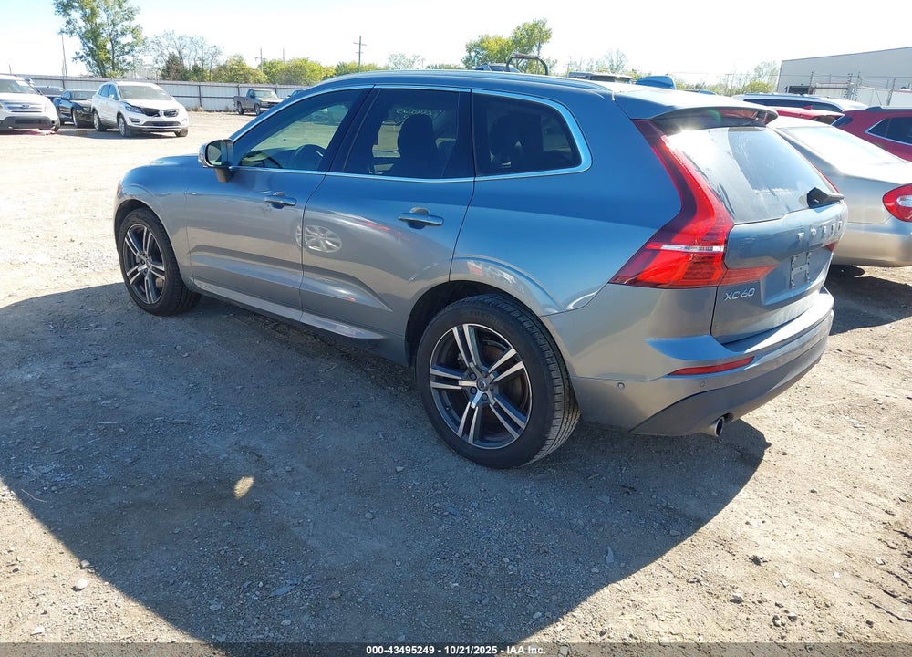 2018 VOLVO XC60 T6 MOMENTUM VIN: LYVA22RK4JB122671