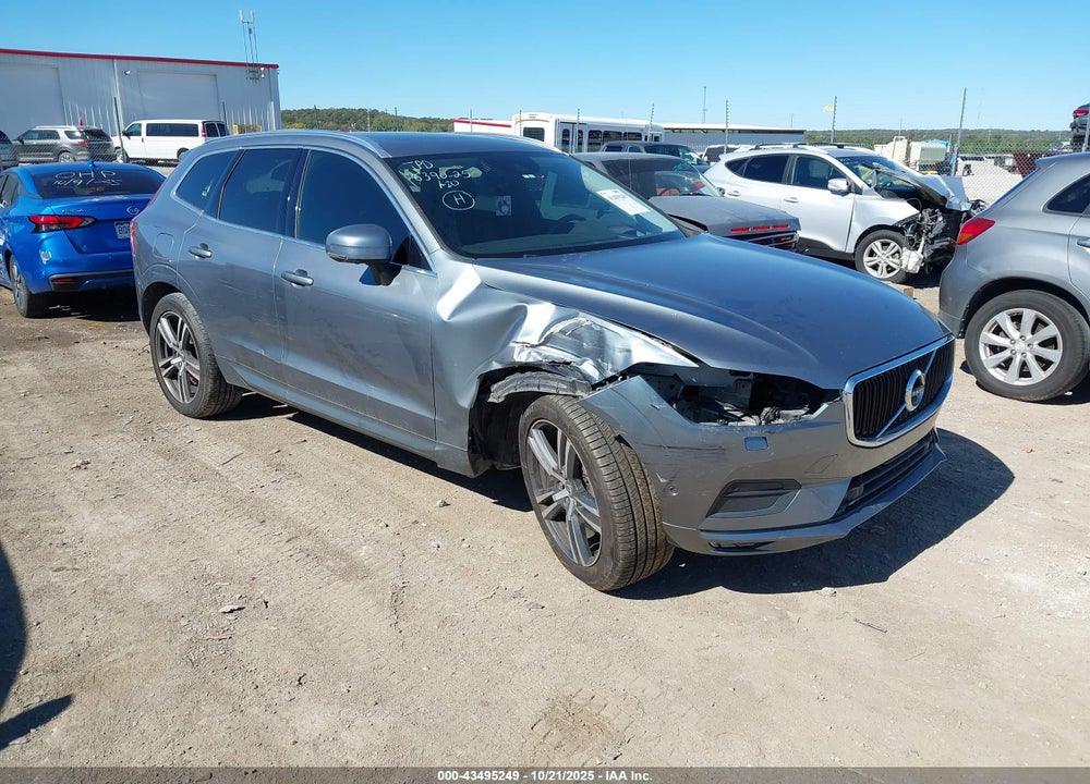 2018 VOLVO XC60 T6 MOMENTUM VIN: LYVA22RK4JB122671