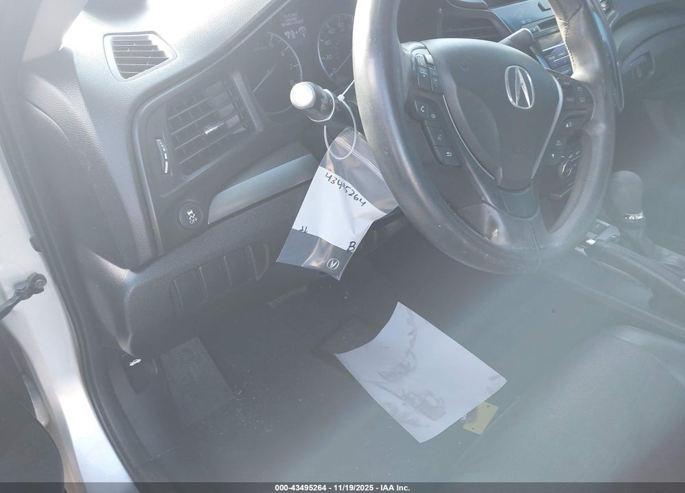 2013 ACURA ILX 2.0L VIN: 19VDE1F70DE011597