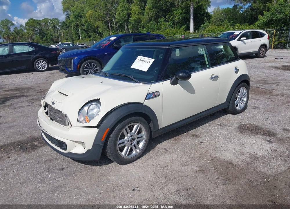 2013 MINI HARDTOP VIN: WMWSV3C59DT388625