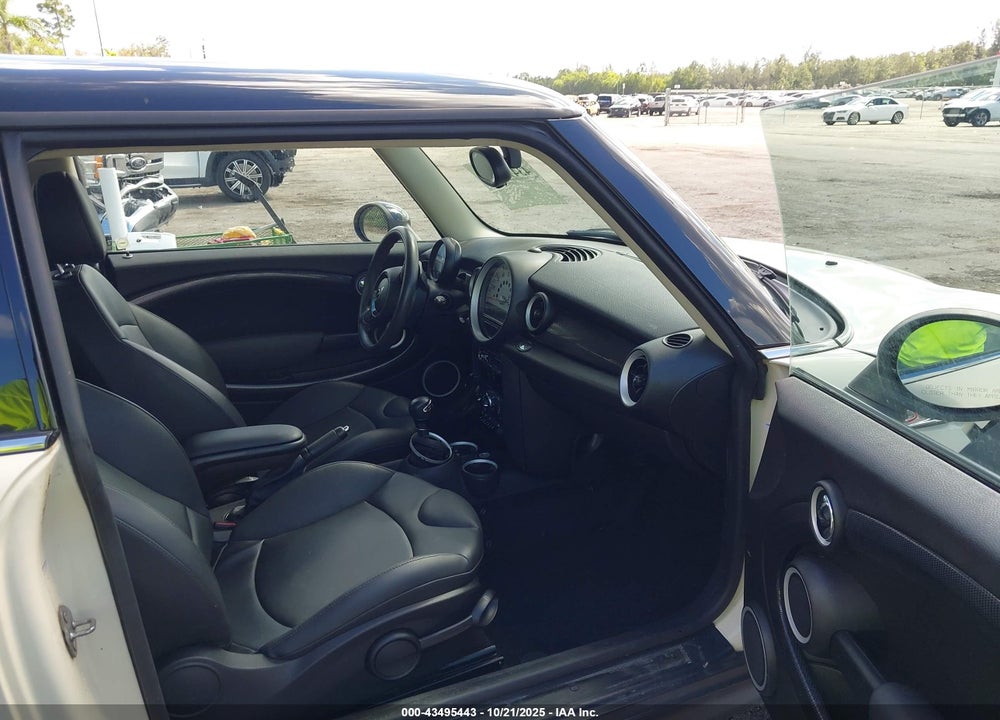2013 MINI HARDTOP VIN: WMWSV3C59DT388625