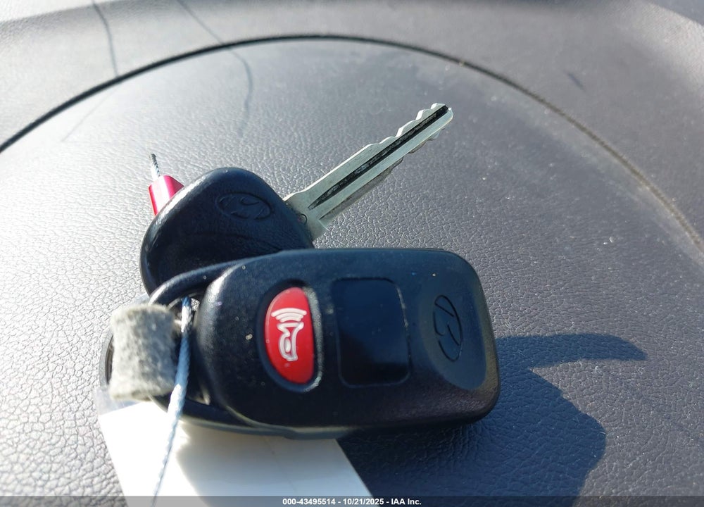 2013 HYUNDAI ELANTRA VIN: 5NPDH4AE8DH222547