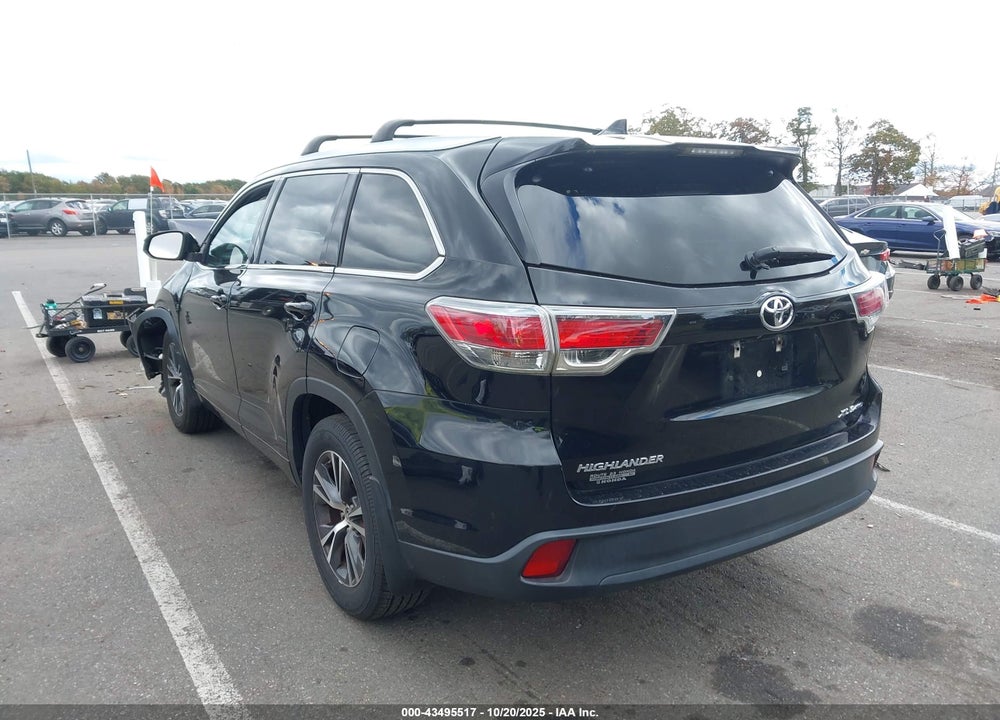 2016 TOYOTA HIGHLANDER XLE V6 VIN: 5TDJKRFH1GS500997