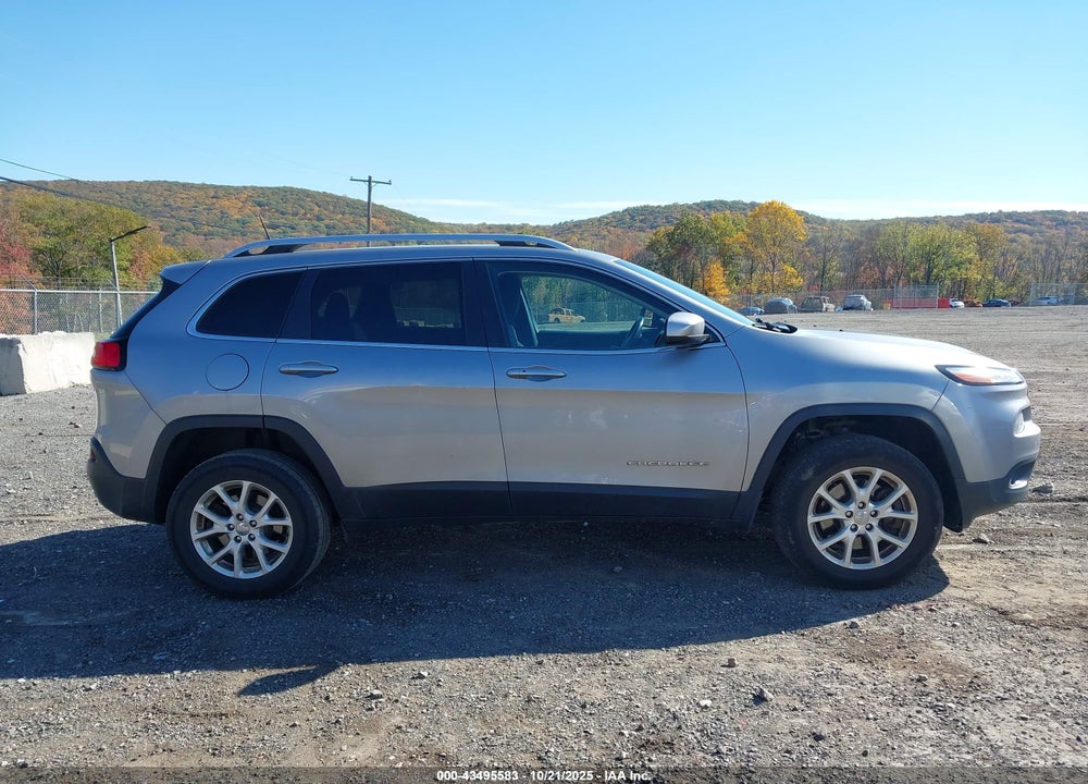 2016 JEEP CHEROKEE LATITUDE VIN: 1C4PJMCS6GW211579