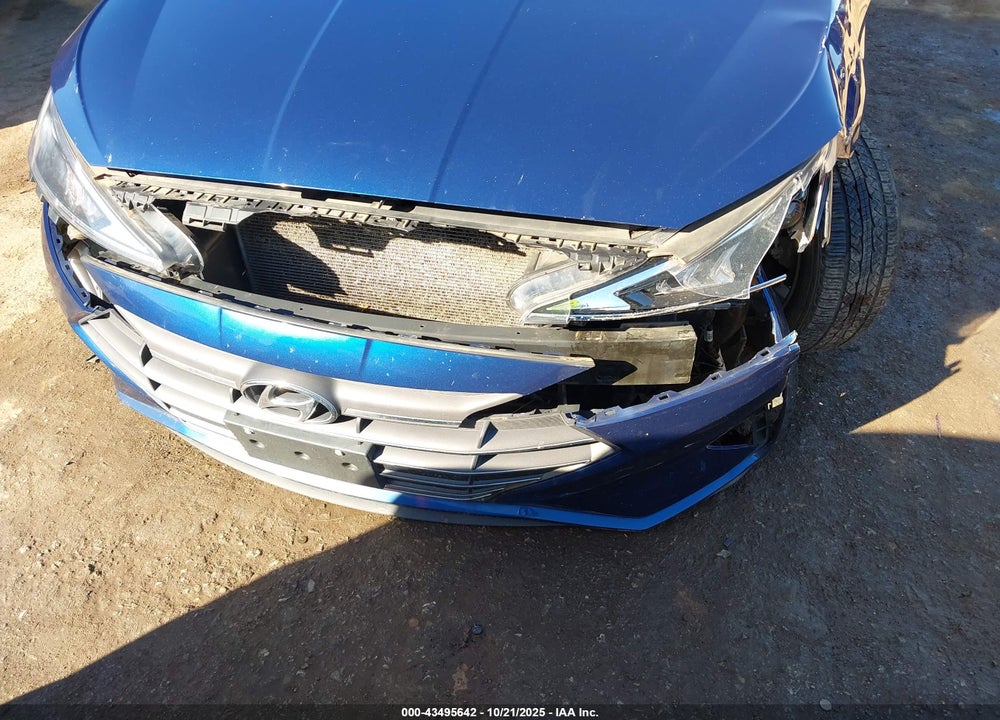 2019 HYUNDAI ELANTRA SEL VIN: 5NPD84LF2KH427137