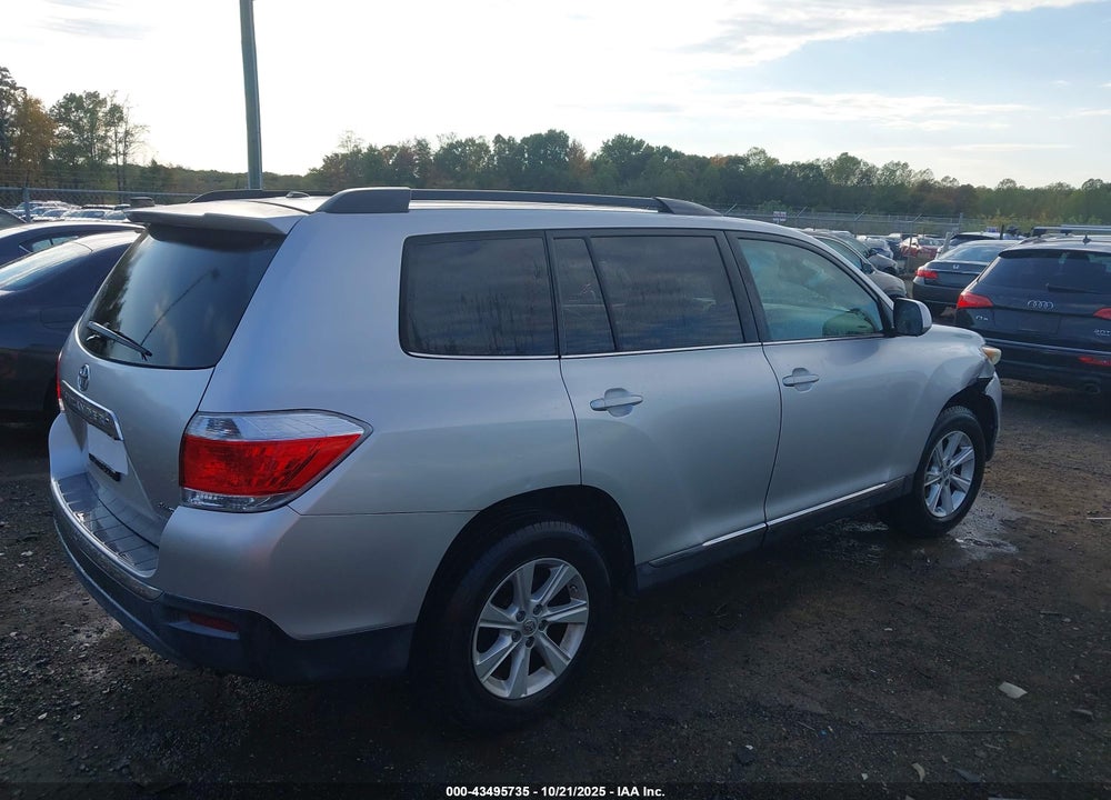 2011 TOYOTA HIGHLANDER VIN: 5TDBK3EH6BS044846