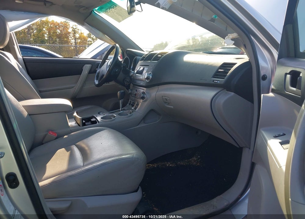 2011 TOYOTA HIGHLANDER VIN: 5TDBK3EH6BS044846