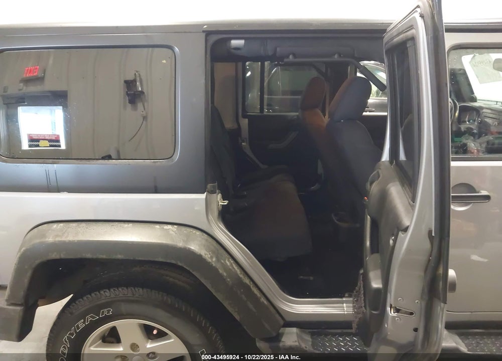 2014 JEEP WRANGLER UNLIMITED SPORT VIN: 1C4BJWDG7EL312368