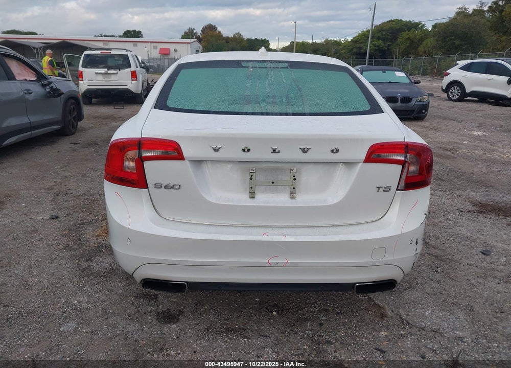 2015 VOLVO S60 VIN: YV126MFK5F1344511