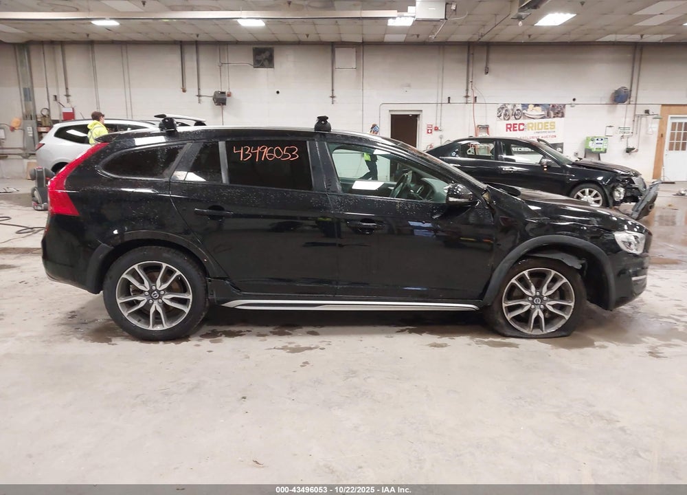2016 VOLVO V60 CROSS COUNTRY VIN: YV4612HK8G1003433