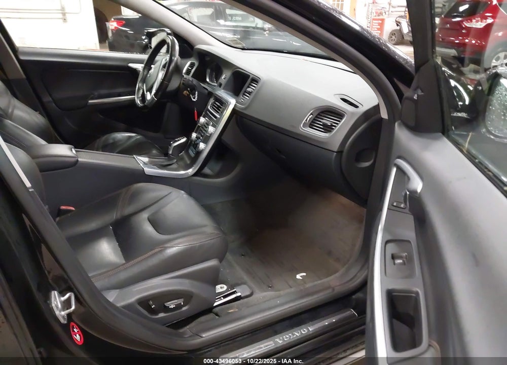 2016 VOLVO V60 CROSS COUNTRY VIN: YV4612HK8G1003433