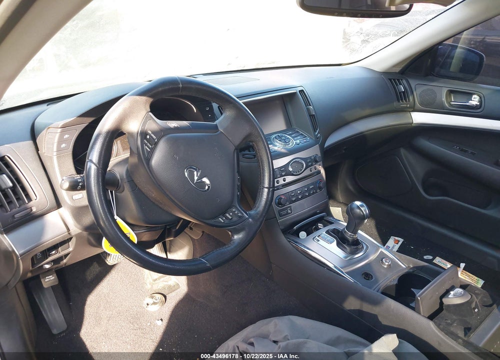 2015 INFINITI Q40 VIN: JN1CV6AP8FM500036