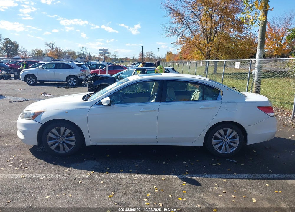 2011 HONDA ACCORD 2.4 EX-L VIN: 1HGCP2F83BA078823