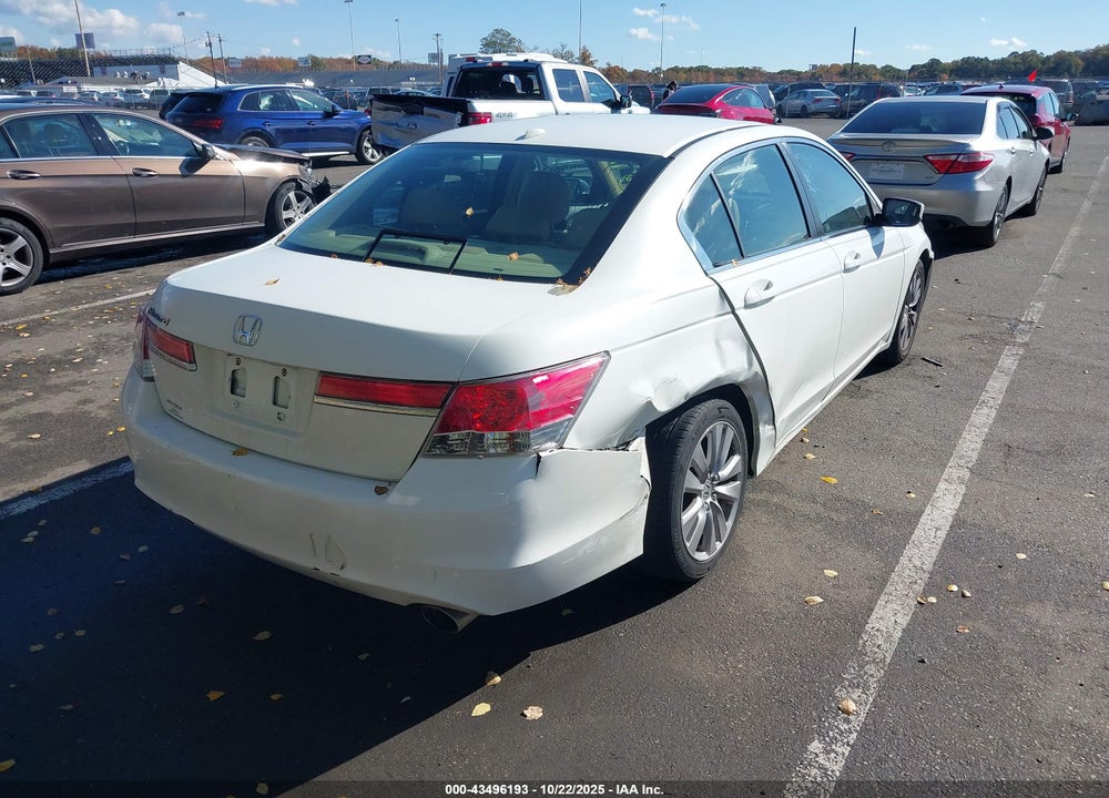 2011 HONDA ACCORD 2.4 EX-L VIN: 1HGCP2F83BA078823