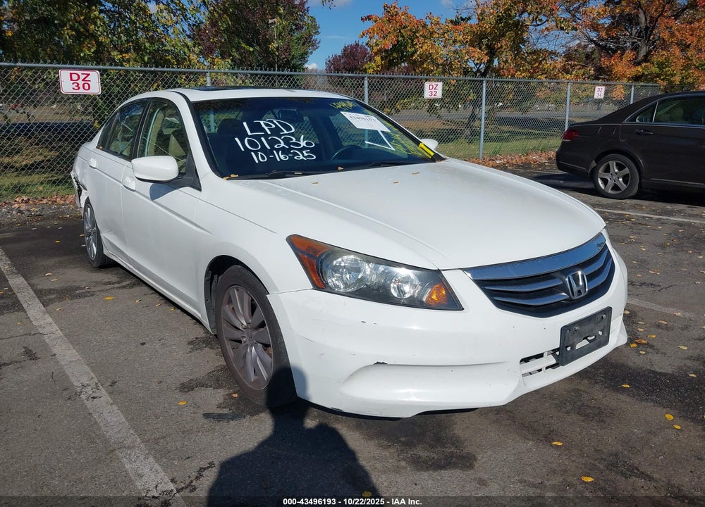 2011 HONDA ACCORD 2.4 EX-L VIN: 1HGCP2F83BA078823