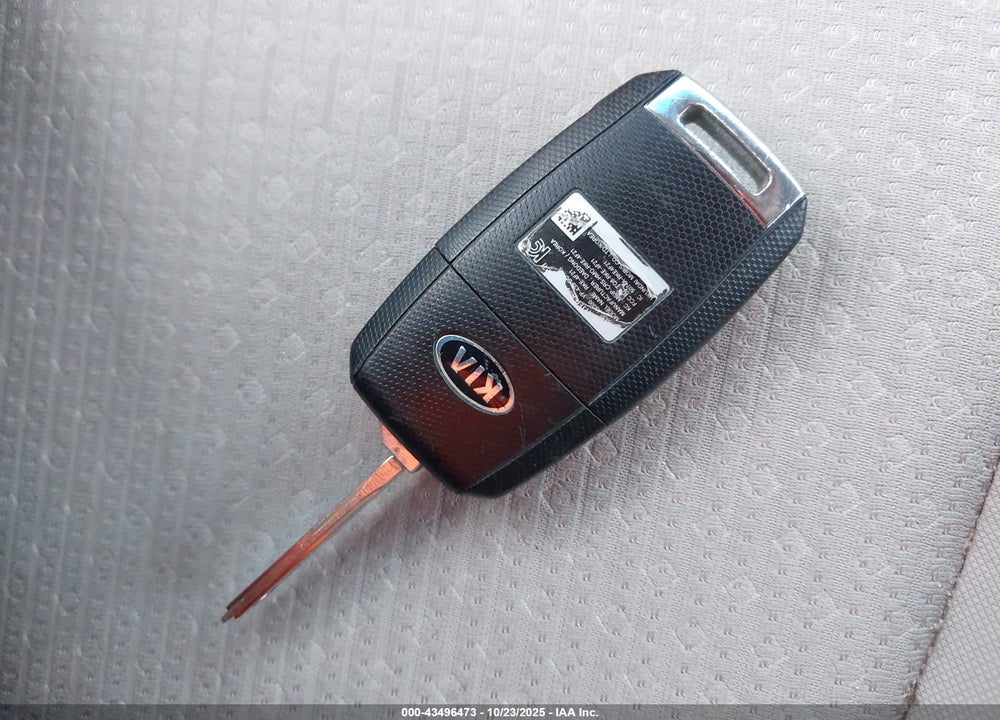 2016 KIA SEDONA LX VIN: KNDMB5C11G6091929