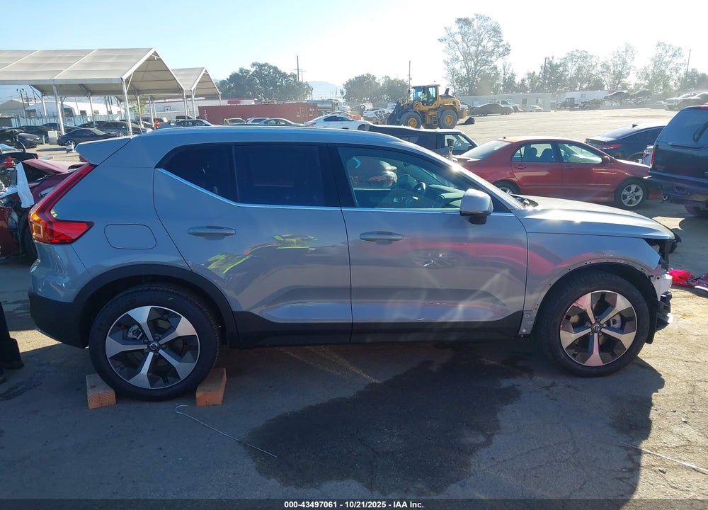 2025 VOLVO XC40 VIN: YV4L12UJXS2598076